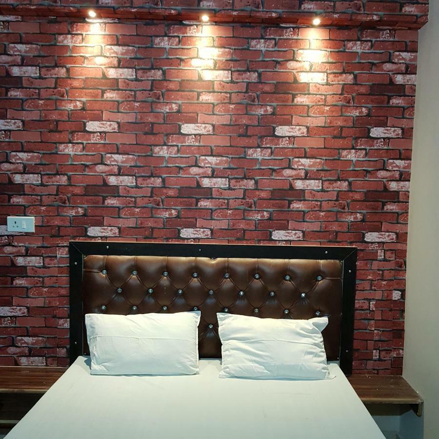 Hotel Varanasi Ganges Exterior photo