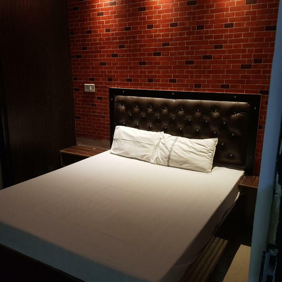 Hotel Varanasi Ganges Exterior photo